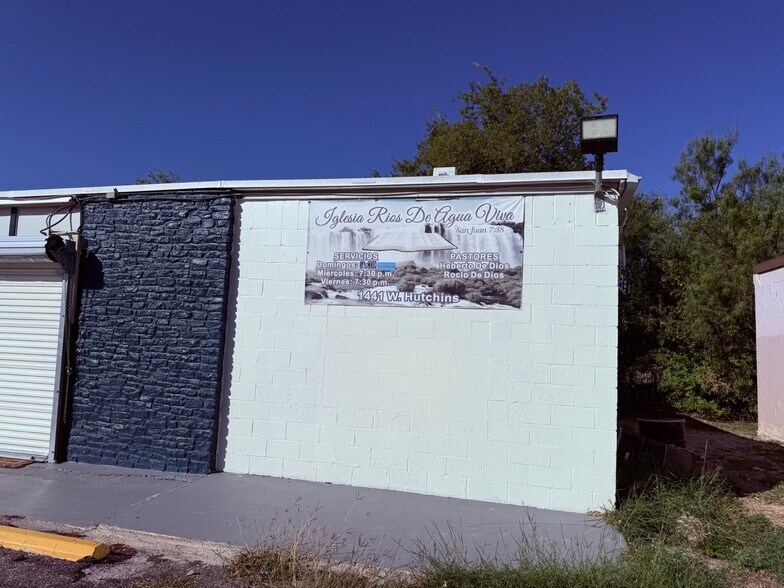 More Photos Of 1447 W Hutchins Pl, San Antonio Storefront For Sale