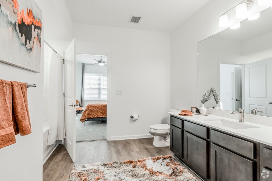 More Photos Of 10615 Steele Creek Rd, Charlotte Apartments For Sale