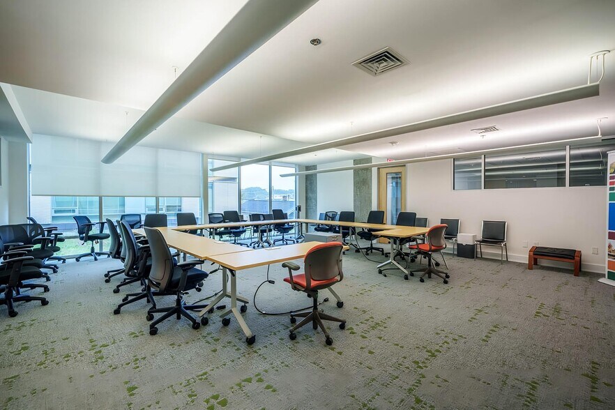 More Photos Of 601 W Rosemary St, Chapel Hill Apartments For Lease