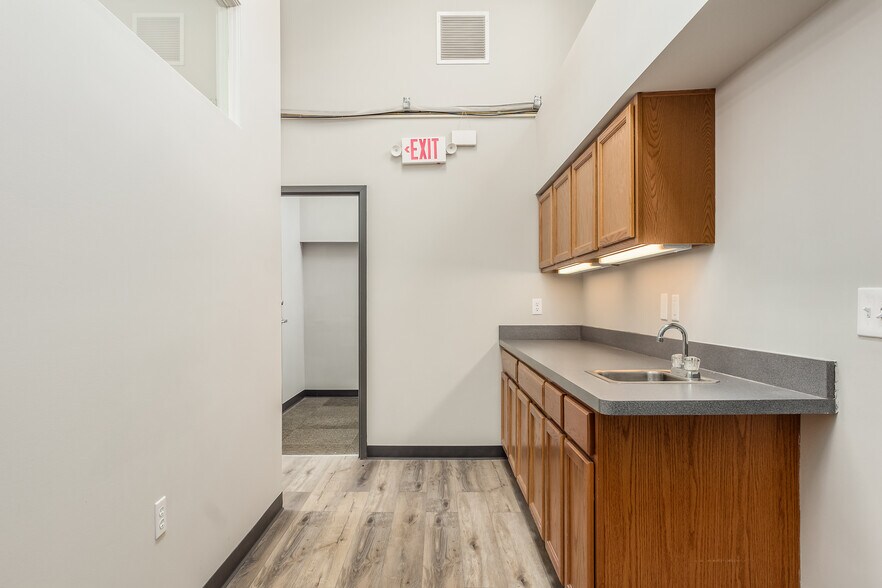 More Photos Of 1251 W Broad St, Columbus Storefront Retail Office For Sale