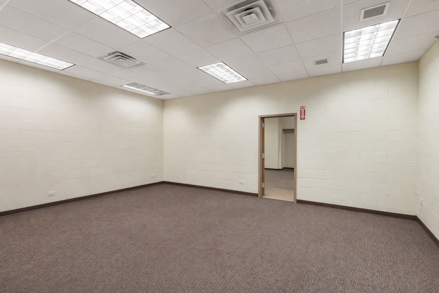 More Photos Of 125 W Exchange Pl, Kalamazoo Medical For Lease