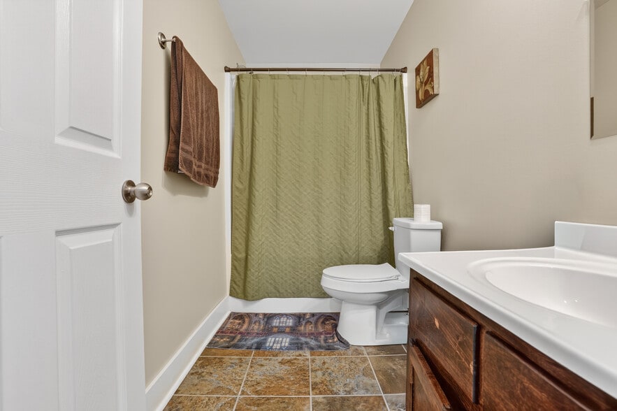 More Photos Of 615 S 2nd St, Central City Specialty For Sale