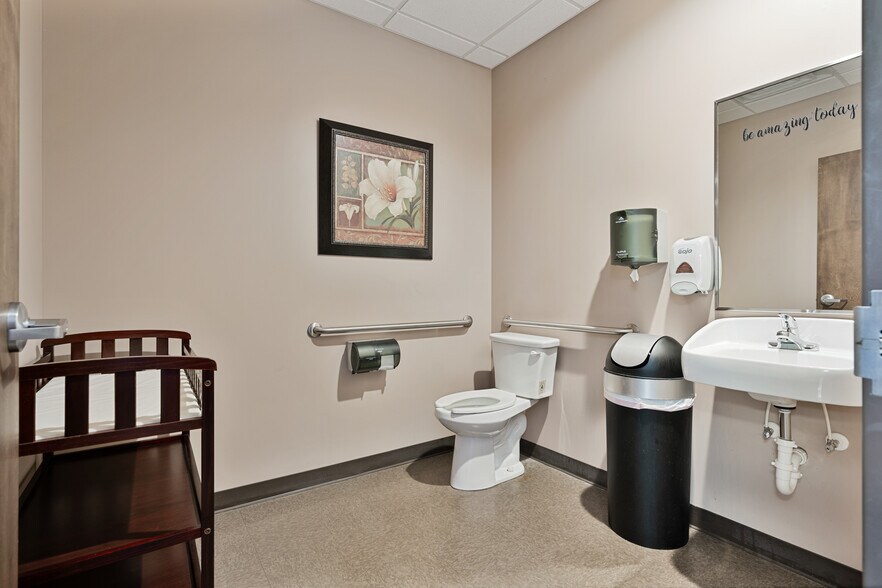 More Photos Of 142 Hampton Ct, Commerce Rehabilitation Center For Sale