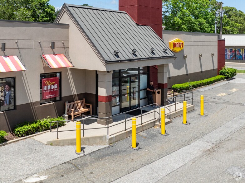 More Photos Of 255 Middle Country Rd, Centereach General Retail For Sale