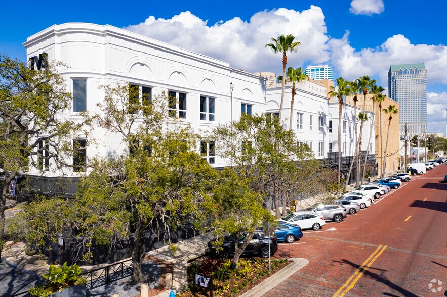 More Photos Of 442 W Kennedy Blvd, Tampa Office For Lease