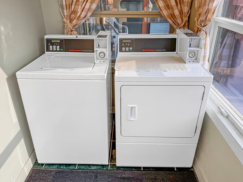 More Photos Of 600 22nd St, Benson Hotel For Sale