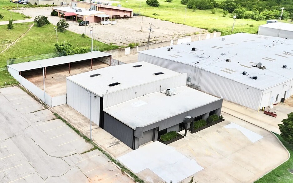Primary Photo Of 7925 N Wilshire Ct, Oklahoma City Manufacturing For Lease