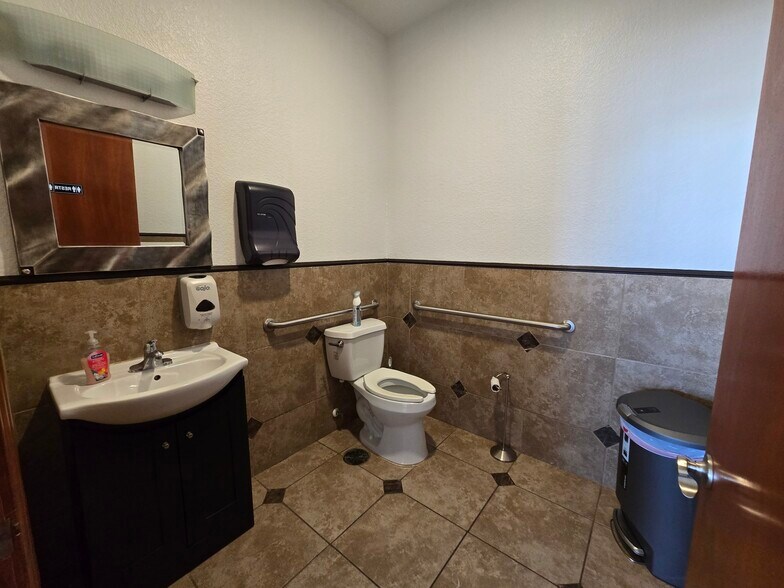 More Photos Of 22 Prestige Cir, Allen Office For Lease