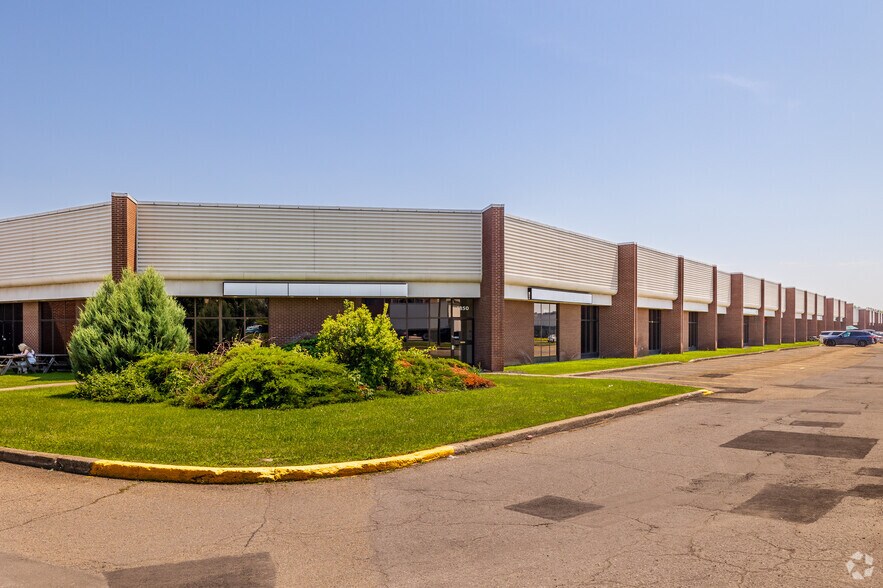 More Photos Of 1730-1850 Av 55e, Montréal Showroom For Lease