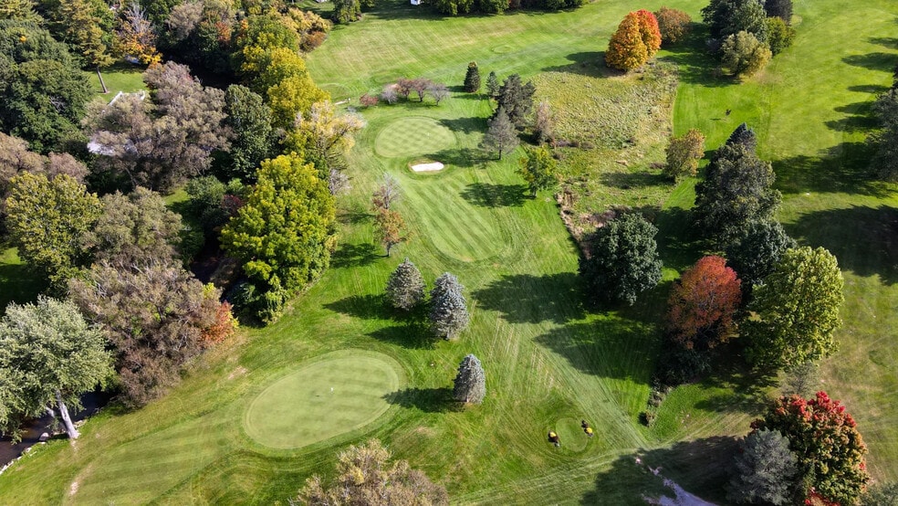 More Photos Of 1017 Golf Course Ln, Oneida Golf Course Driving Range For Sale