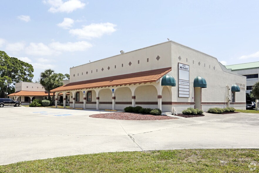 Primary Photo Of 4120 Tamiami Trl, Port Charlotte Medical For Lease