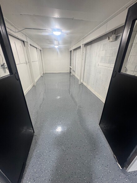 More Photos Of 5807 Star Ln, Houston Service For Lease