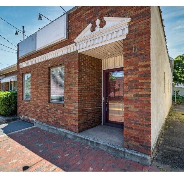 Primary Photo Of 1103 Ringwood Ave, Haskell Office For Lease