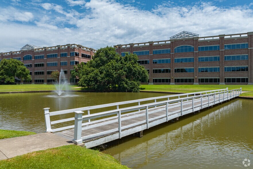 More Photos Of 1650 Highway 6, Sugar Land Unknown For Lease