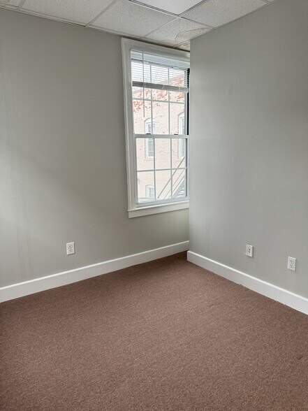 More Photos Of 32 Elm St, New Haven Office Residential For Lease