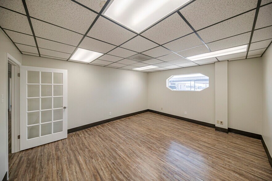 More Photos Of 1410 Rankin Hwy, Midland Office For Sale