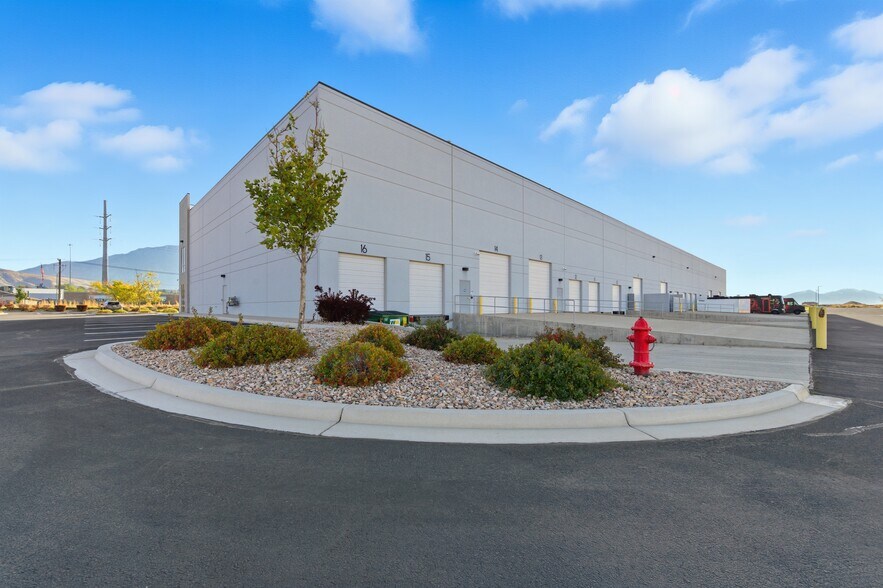 More Photos Of 1020 W 600 S, Lindon Warehouse For Lease