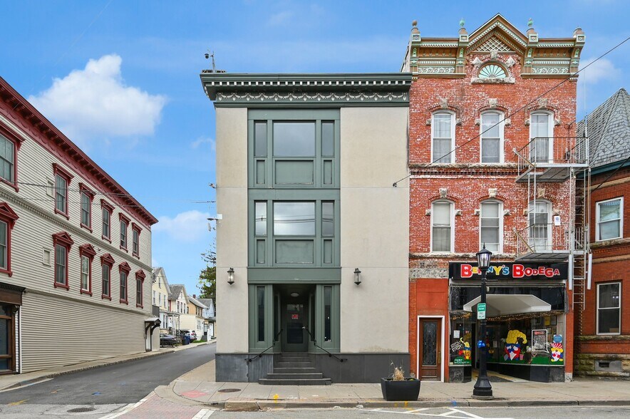 More Photos Of 170-172 Spring St, Newton Office Residential For Sale