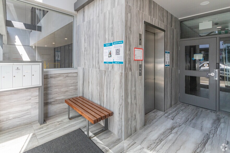 More Photos Of 722 Cormorant St, Victoria Office For Lease