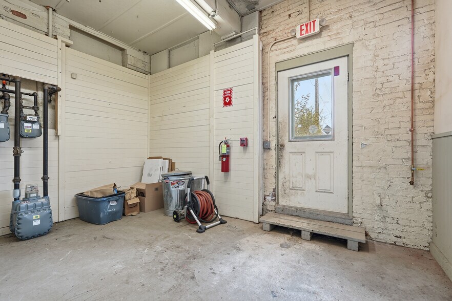 More Photos Of 420 Dwight St, Holyoke Manufacturing For Lease