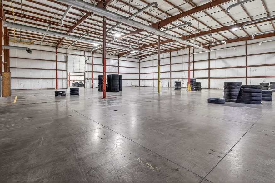 More Photos Of 1500 Dismuke Dr, Farmington Distribution For Sale