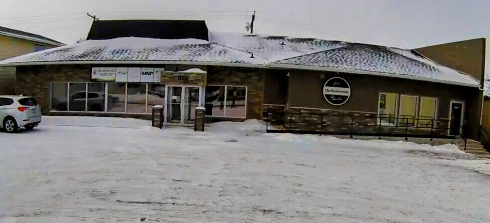 More Photos Of 1001 Main Street, Kindersley Office Residential For Sale