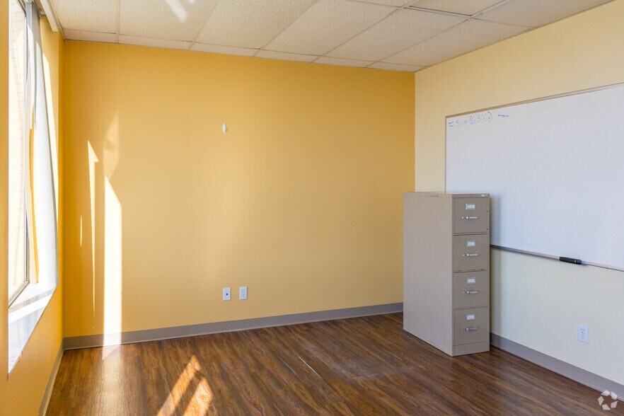 More Photos Of 347 Midway Blvd, Elyria Office For Lease