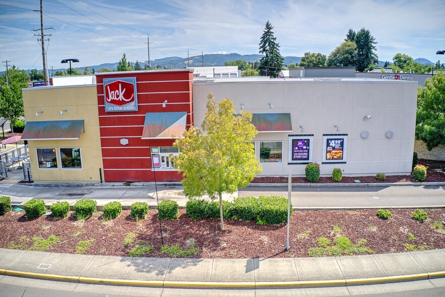 More Photos Of 2020 S Santiam Hwy, Lebanon Fast Food For Sale
