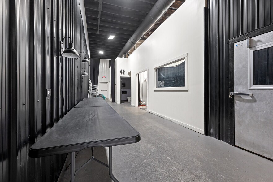 More Photos Of 218 N Main St, Beaver Dam General Retail For Sale