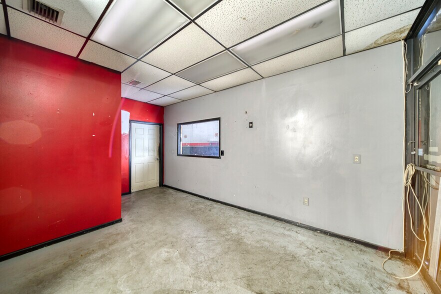 More Photos Of 10780 SW 190th St, Miami Auto Repair For Lease