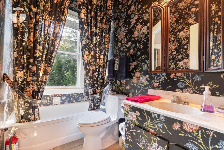 More Photos Of 1730 Capitol Ave, Sacramento Office For Sale