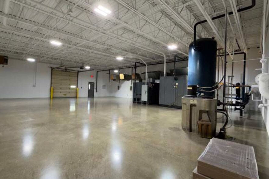 More Photos Of 1102 Aviation Blvd, Hebron Warehouse For Lease
