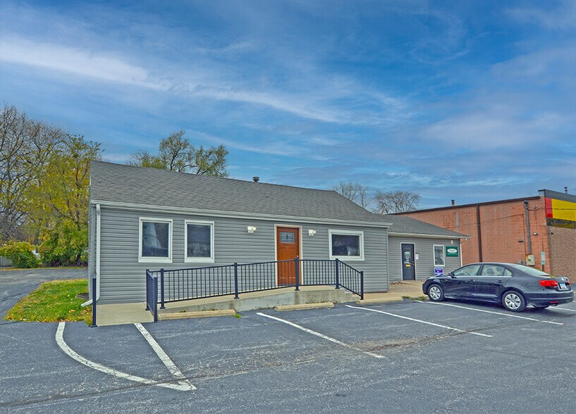 More Photos Of 5403 N Illinois St, Fairview Heights Office For Sale