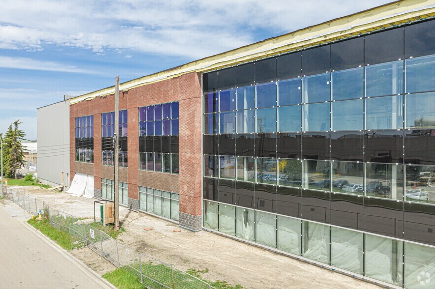 More Photos Of 4027 101 St NW, Edmonton Warehouse For Sale