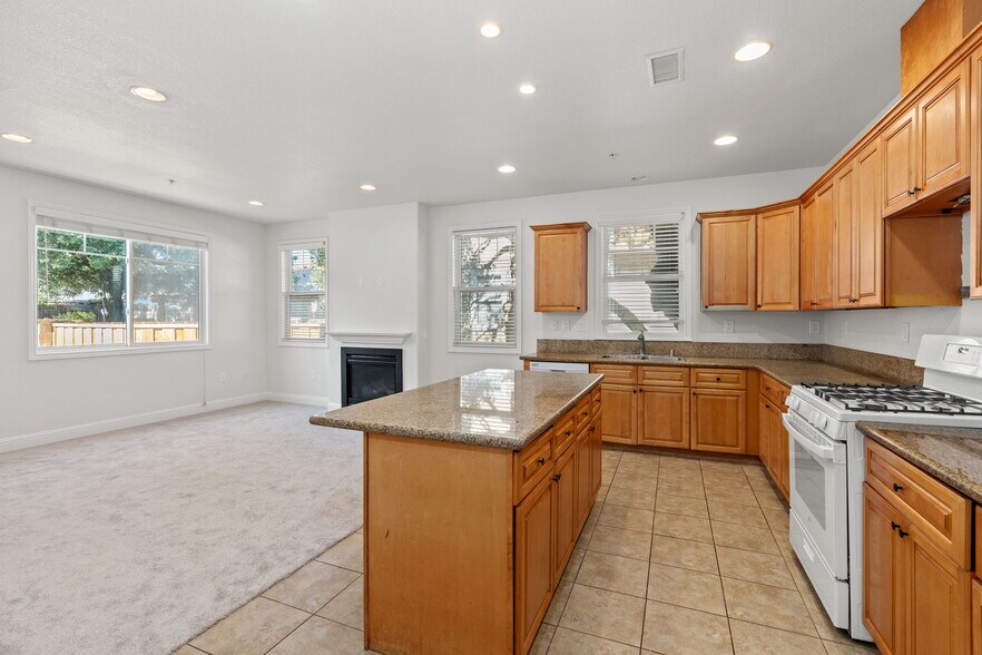 More Photos Of 204 Rosebud Ln, Saint Helena Apartments For Sale