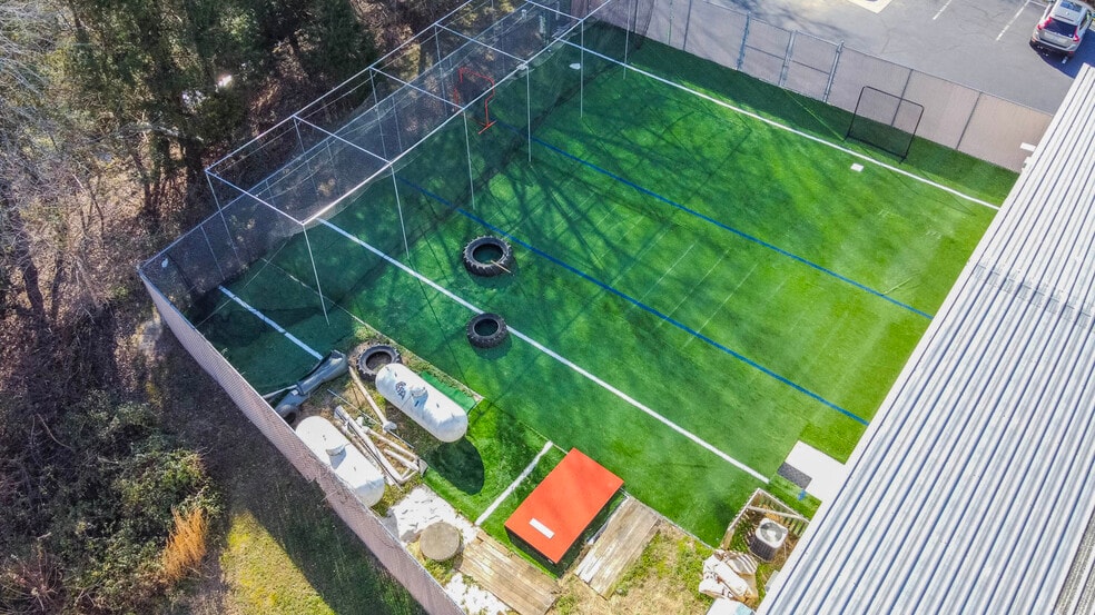 More Photos Of 12927 Plaza Dr, Richmond Light Manufacturing For Lease