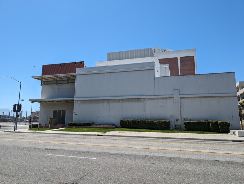 More Photos Of 3965 Clark Ave, Long Beach Office For Sale