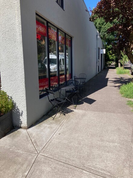 More Photos Of 1533 NW 24th Ave, Portland Freestanding For Sale