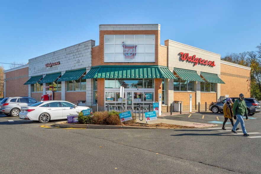 More Photos Of 225-243 King St, Northampton Unknown For Lease