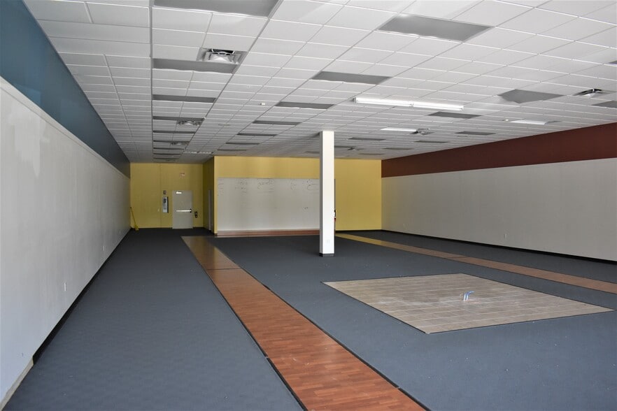 More Photos Of 6350 20th St, Vero Beach Freestanding For Lease