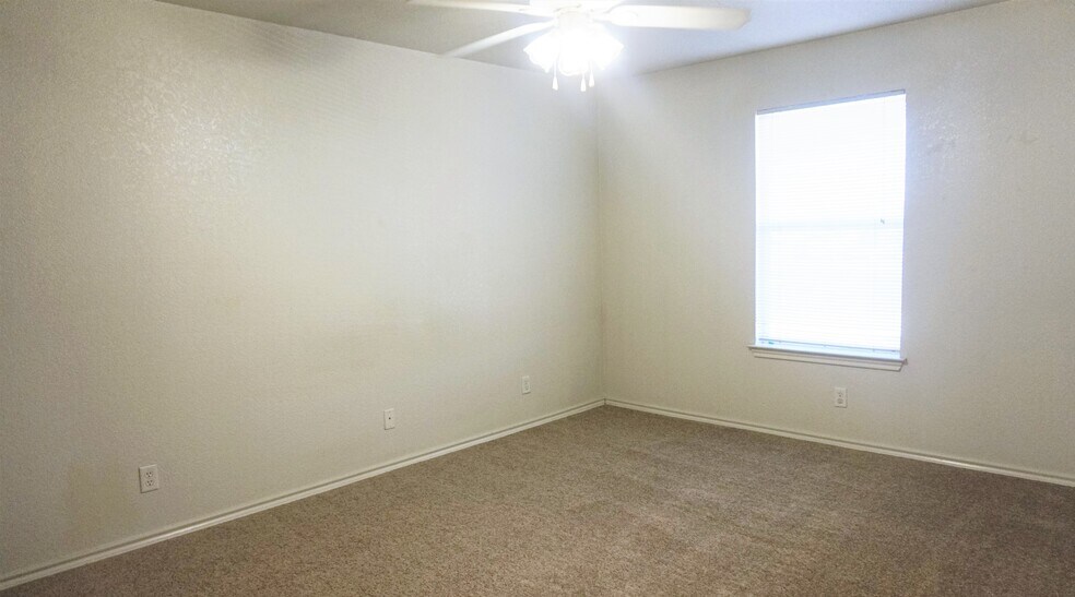 More Photos Of 411 E Central Texas Expy, Killeen Apartments For Sale