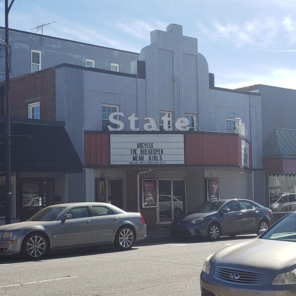 Primary Photo Of 117 N College Ave, Newton Theater Concert Hall For Sale