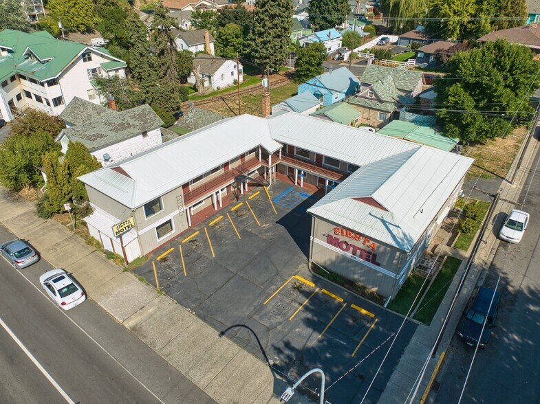 More Photos Of 615 S Main St, Colfax Hotel For Sale