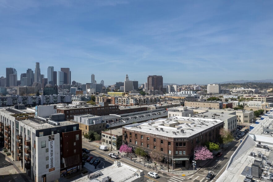 More Photos Of 255 S Santa Fe Ave, Los Angeles Apartments For Lease