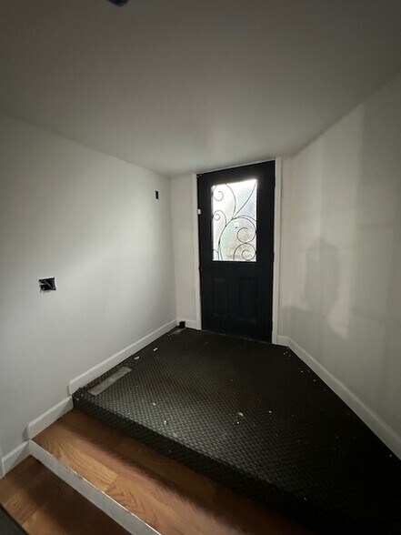 More Photos Of 144 E Huron St, Bad Axe Storefront For Sale
