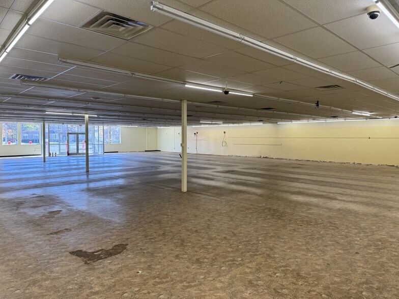 More Photos Of 110 W South St, Groton Freestanding For Sale