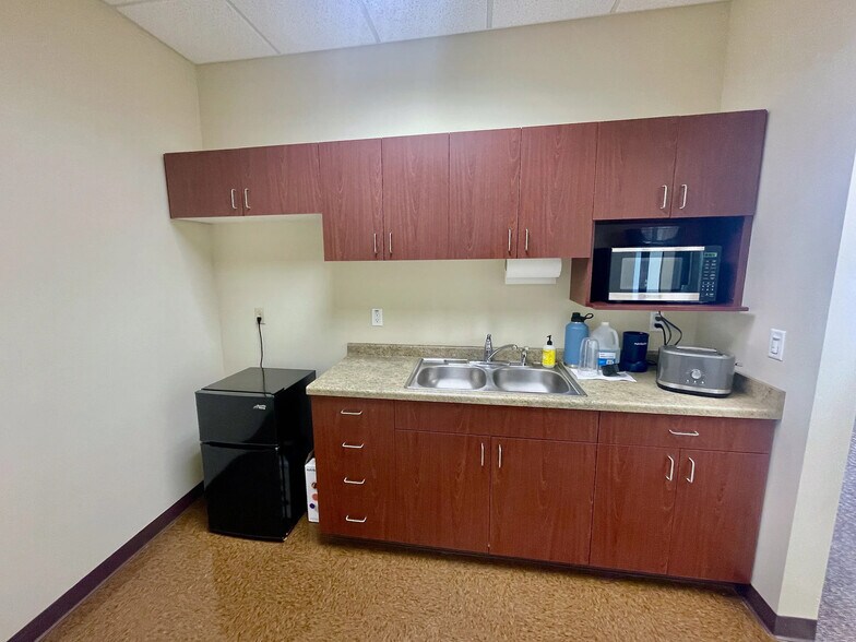More Photos Of 10521 W Layton Ave, Greenfield Office For Sale