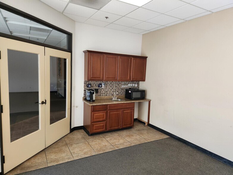More Photos Of 3790 Happy Ln, Sacramento Warehouse For Sale