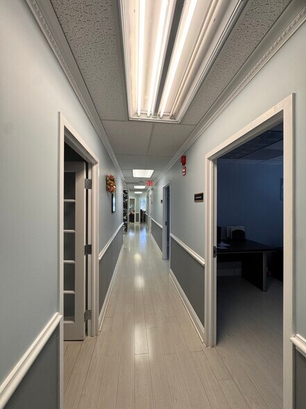 More Photos Of 438 N Frederick Ave, Gaithersburg Medical For Sale
