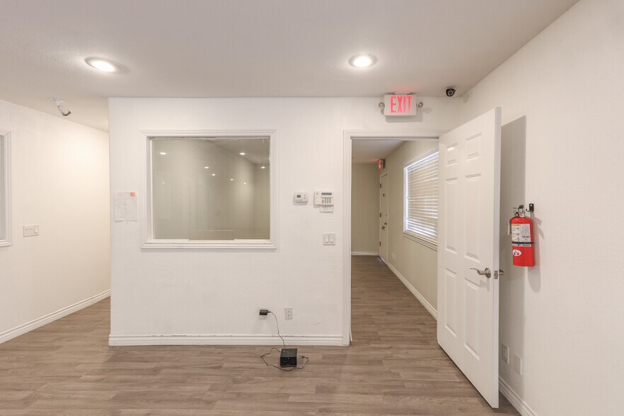 More Photos Of 1000 Garces Ave, Las Vegas Office For Sale